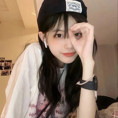 皎若云间月